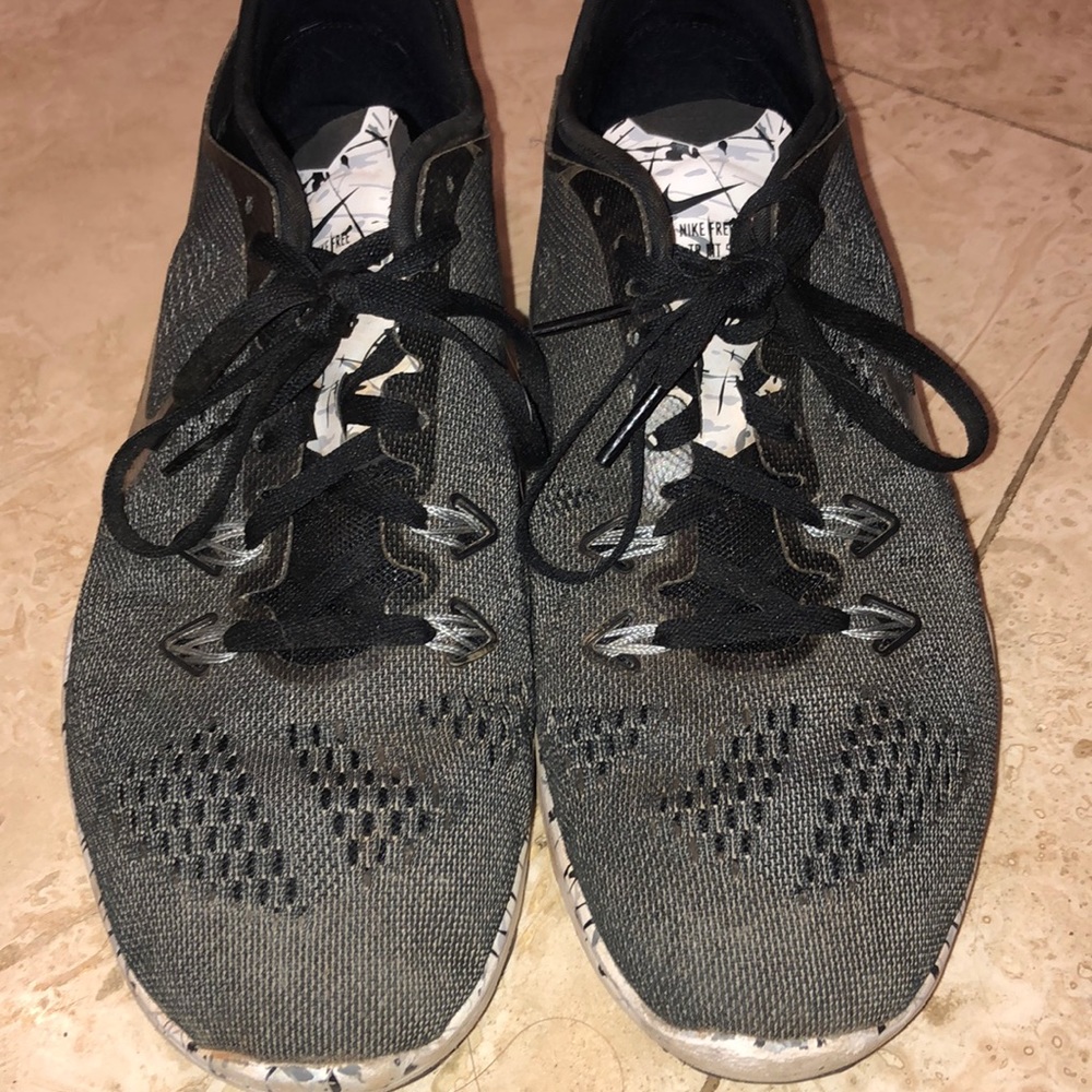Nike Tennis Shoes